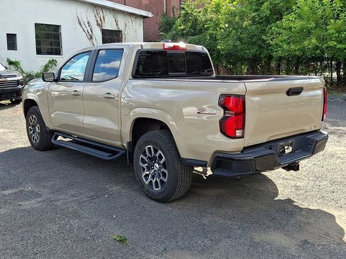 Used 2023 Chevrolet Colorado Z71 w/ Z71 Convenience Package 2 AWD/4WD image 6