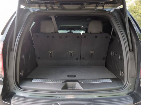 Used 2021 Chevrolet Tahoe Z71 w/ Z71 Signature Package AWD/4WD image 6