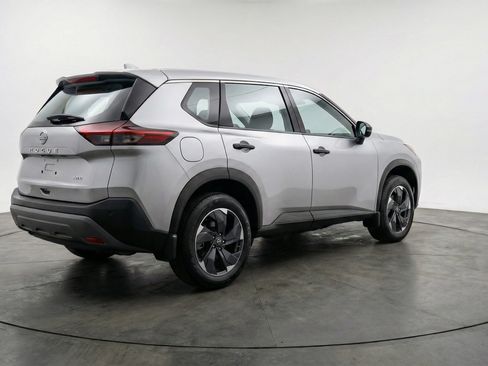 Used 2025 Nissan Rogue SV FWD image 9