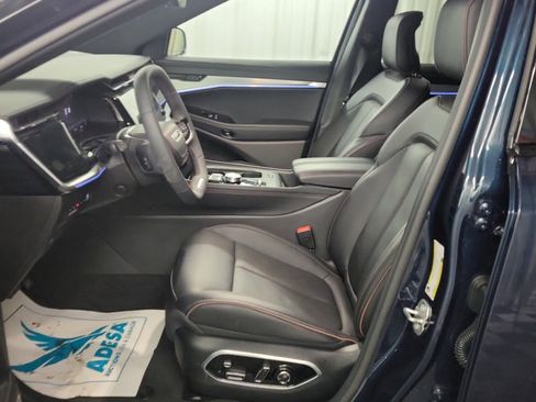 Used 2024 Jeep Wagoneer Launch Edition image 7