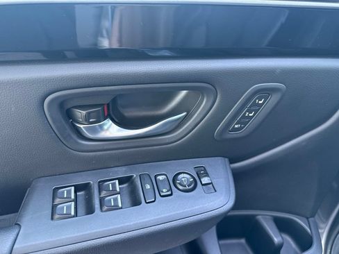 Used 2024 Honda Pilot Touring image 6