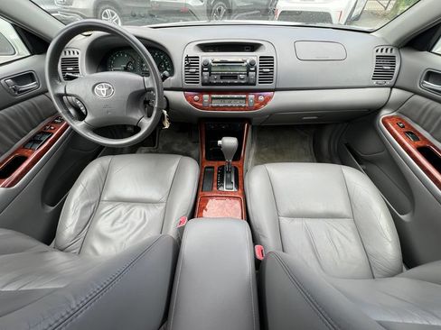 Used 2004 Toyota Camry XLE FWD image 26