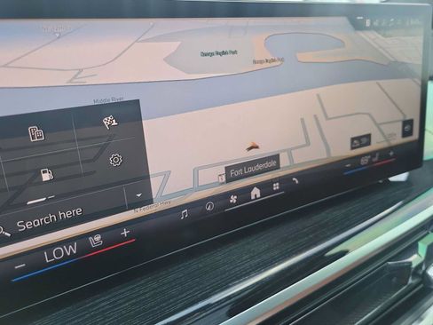 Used 2026 BMW X7 xDrive40i w/ Executive Package AWD/4WD image 28
