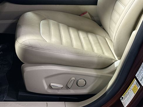 Used 2016 Ford Fusion SE w/ Equipment Group 202A image 14