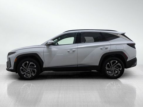 Used 2025 Hyundai Tucson Limited AWD/4WD image 3