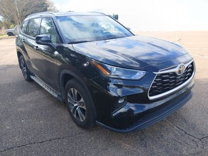 Used 2022 Toyota Highlander XLE