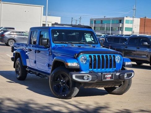 Used 2021 Jeep Gladiator Sport image 2