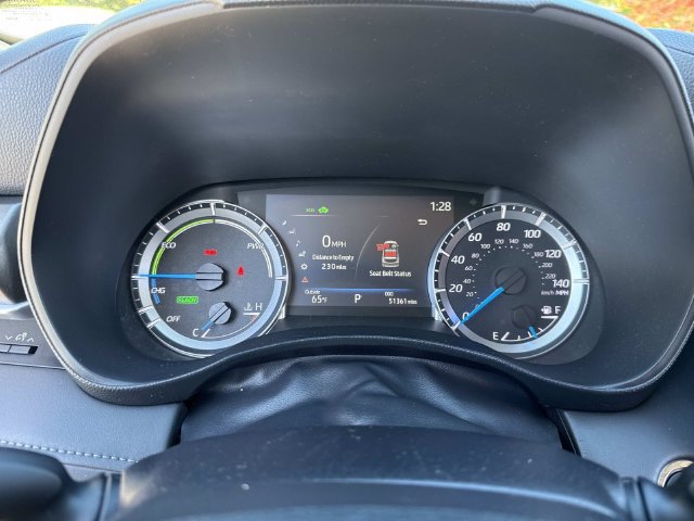 Used 2023 Toyota Highlander LE FWD image 37