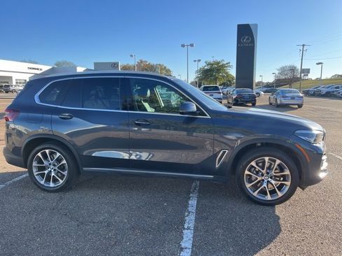 Used 2022 BMW X5 sDrive40i w/ Premium Package image 4