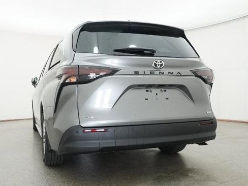 New 2026 Toyota Sienna XLE FWD image 22