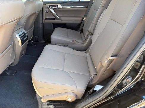 Used 2023 Lexus GX 460 Premium w/ Accessory Package AWD/4WD image 11