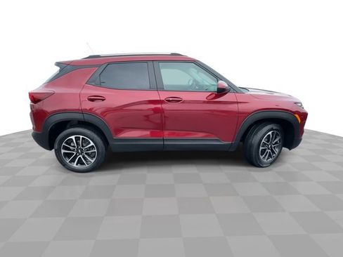 Used 2024 Chevrolet TrailBlazer LT w/ Convenience Package AWD/4WD image 9