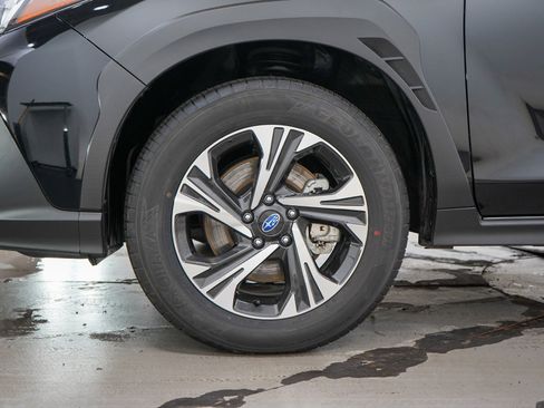 Used 2025 Subaru Crosstrek 2.5i Premium AWD/4WD image 29