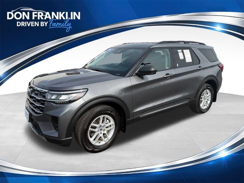 Used 2025 Ford Explorer Active AWD/4WD image 1