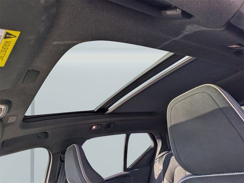 Used 2020 Volvo XC40 T5 R-Design w/ Protection Package Premier image 20