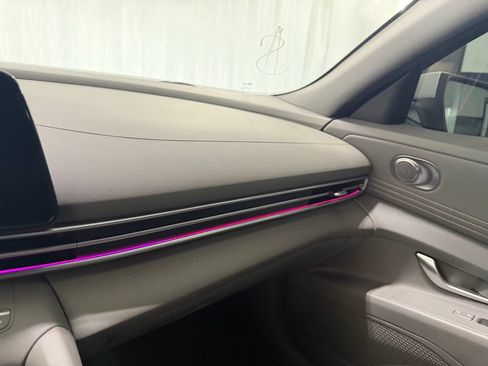 Used 2025 Hyundai Elantra SEL FWD image 19