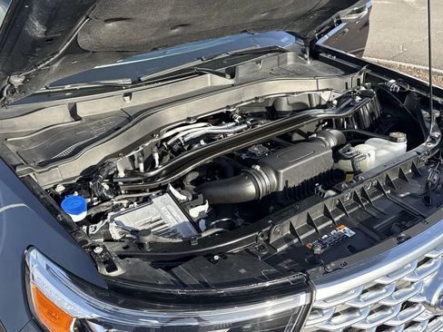 Used 2023 Ford Explorer Platinum w/ Technology Package image 7