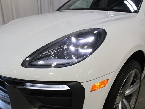 Used 2023 Porsche Macan Turbo AWD/4WD image 31