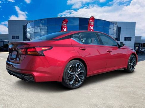 Certified 2023 Nissan Altima 2.5 SR w/ SR Premium Package FWD image 4