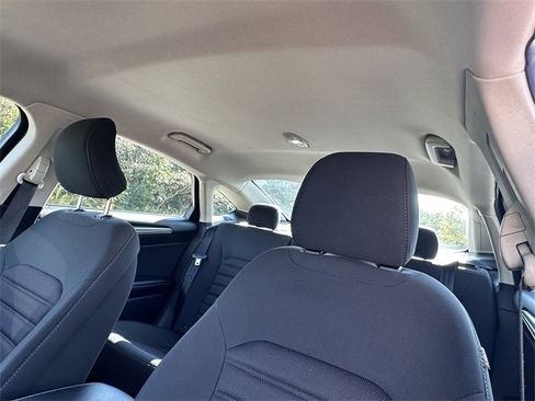 Used 2017 Ford Fusion SE w/ Fusion SE Technology Package image 31