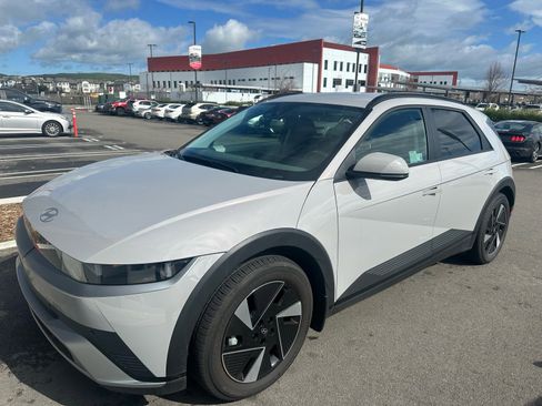 Used 2025 Hyundai Ioniq 5 SEL image 3