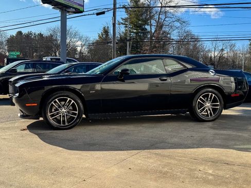 Used 2018 Dodge Challenger GT w/ Driver Convenience Group image 7
