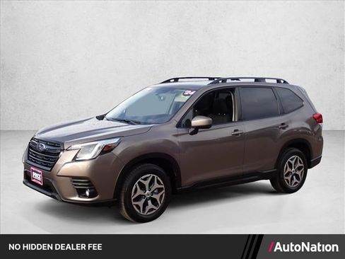 Certified 2024 Subaru Forester Premium AWD/4WD image 1
