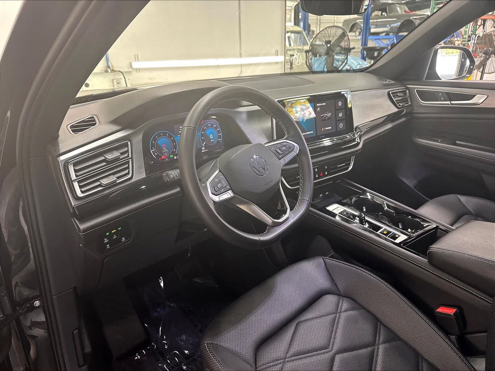 Used 2024 Volkswagen Atlas Cross Sport SE w/ Panoramic Sunroof Package AWD/4WD image 21