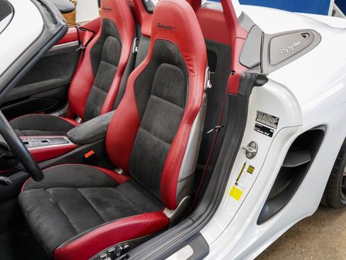 Used 2020 Porsche 718 Boxster Spyder RWD image 65