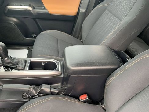 Used 2018 Toyota Tacoma SR5 image 25