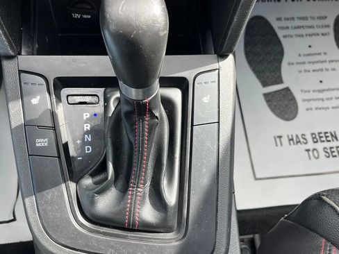 Used 2017 Hyundai Elantra Sport image 12
