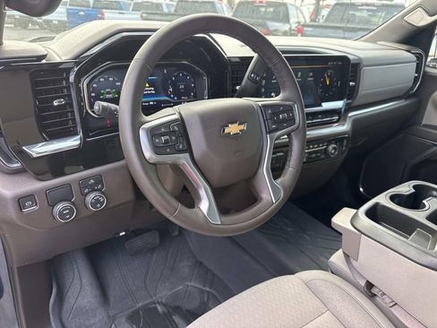 Used 2023 Chevrolet Silverado 1500 LT image 17