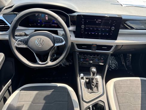 New 2025 Volkswagen Taos SE image 6