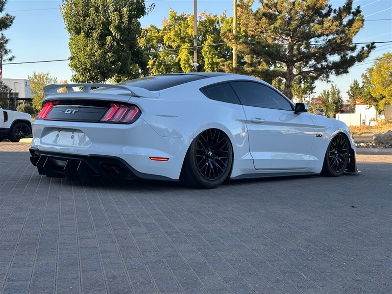 Used 2018 Ford Mustang GT Premium w/ GT Performance Package RWD image 8