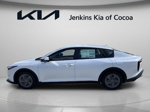 New 2026 Kia K4 FWD image 9