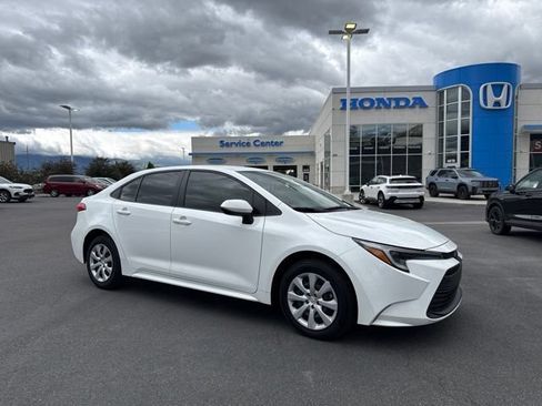Used 2024 Toyota Corolla LE FWD image 1