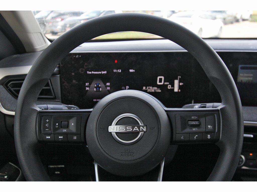Used 2025 Nissan Kicks SV FWD image 7