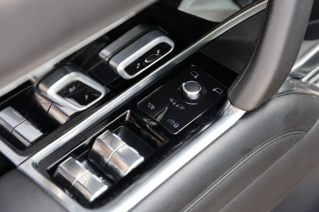 Used 2025 Land Rover Range Rover Long Wheelbase Autobiography AWD/4WD image 19