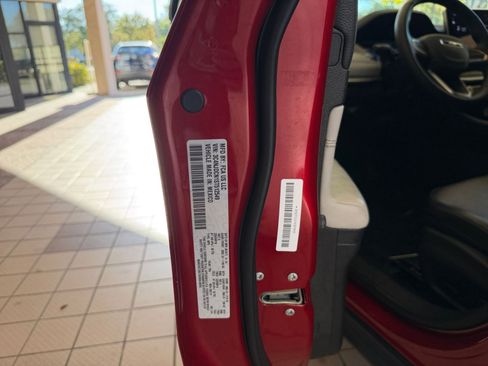 Used 2025 Jeep Compass Limited image 22