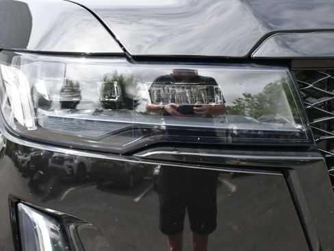 Used 2023 Cadillac Escalade Sport w/ LPO, ONYX Package AWD/4WD image 11