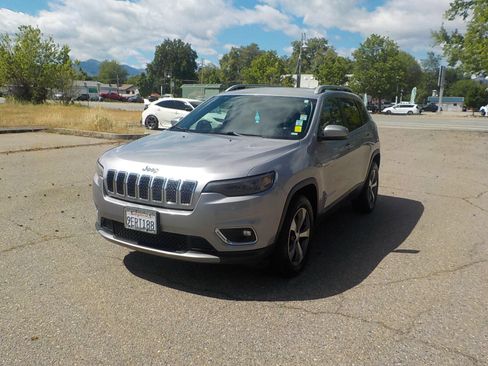 Used 2020 Jeep Cherokee Limited image 1