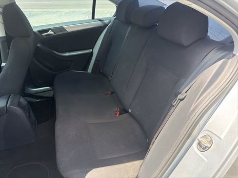 Used 2015 Volkswagen Jetta SE FWD image 12