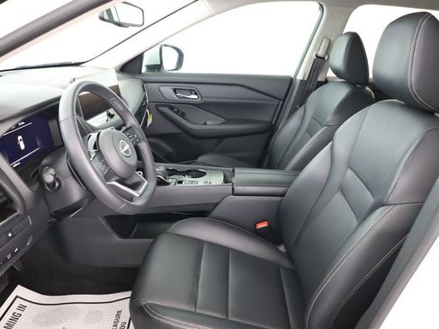 Used 2024 Nissan Rogue SL image 19