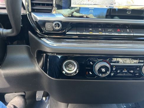 Used 2023 Chevrolet Silverado 1500 LT image 9