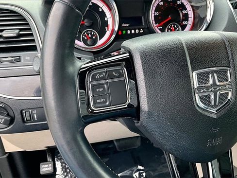 Used 2019 Dodge Grand Caravan SXT image 10