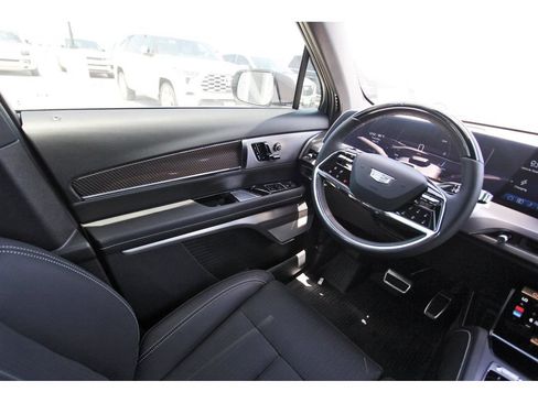 New 2027 Cadillac Vistiq Luxury AWD/4WD image 8
