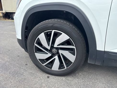 Used 2025 Volkswagen Atlas SE image 8