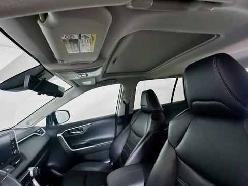 Used 2020 Toyota RAV4 Limited image 26