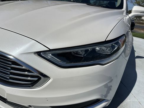 Used 2018 Ford Fusion SE w/ Fusion SE Technology Package image 6