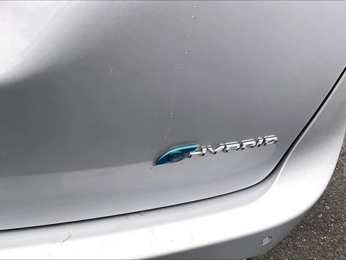 Used 2024 Chrysler Pacifica Select image 7